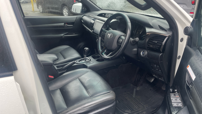 Toyota Hilux Diesel Invincible X D/Cab Pick Up 2.8 D-4D Auto